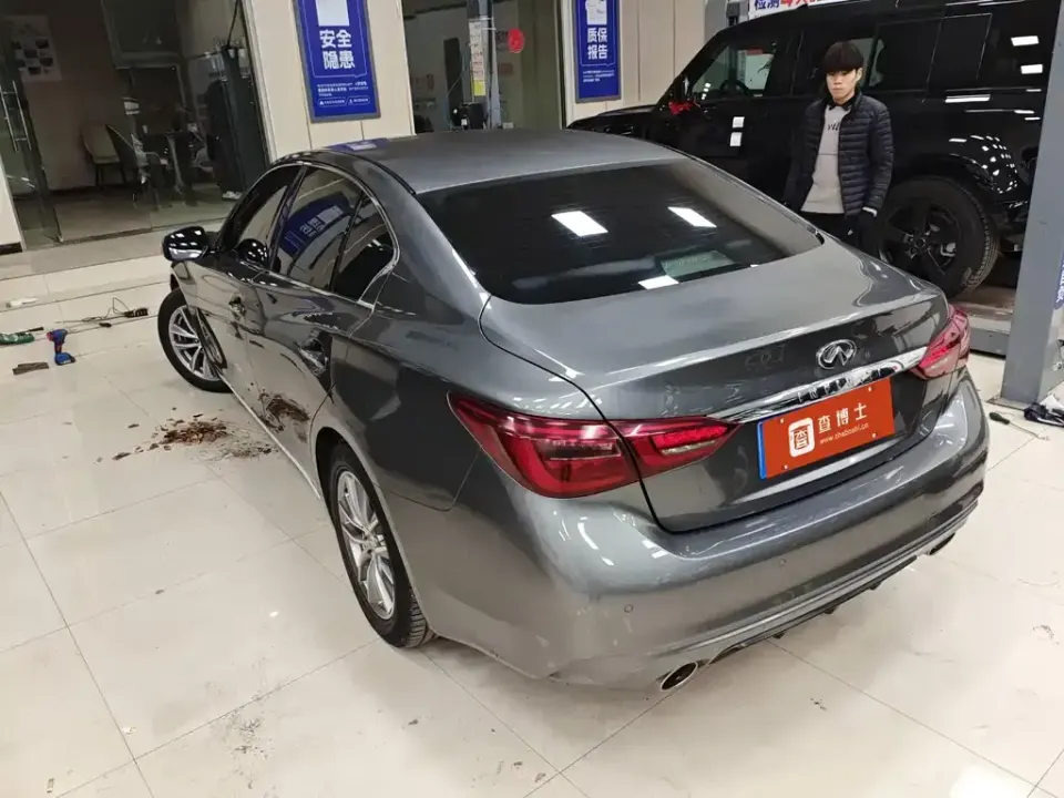 Infiniti Q50L