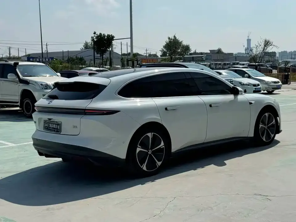 Nio ET5T