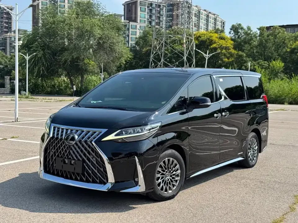Lexus LM