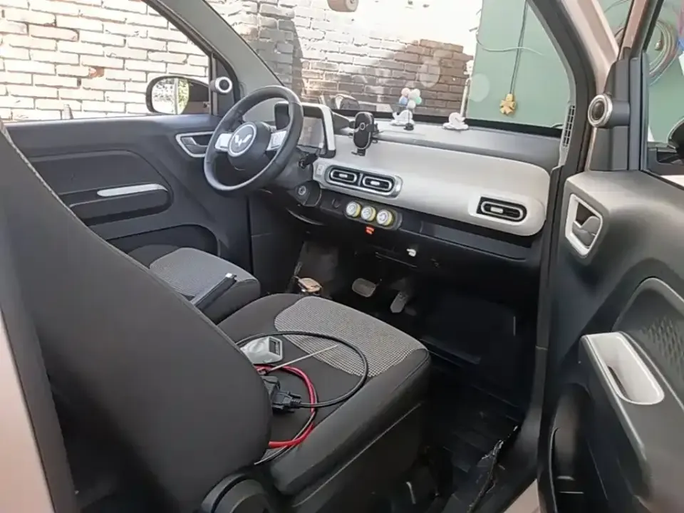 Wuling MINIEV