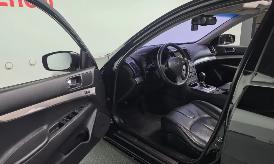 Infiniti G