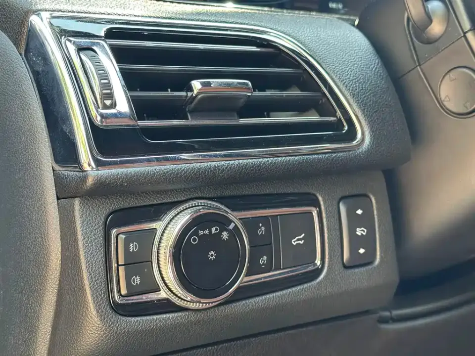 Lincoln Navigator