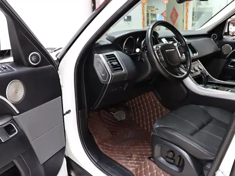 Land Rover Sport