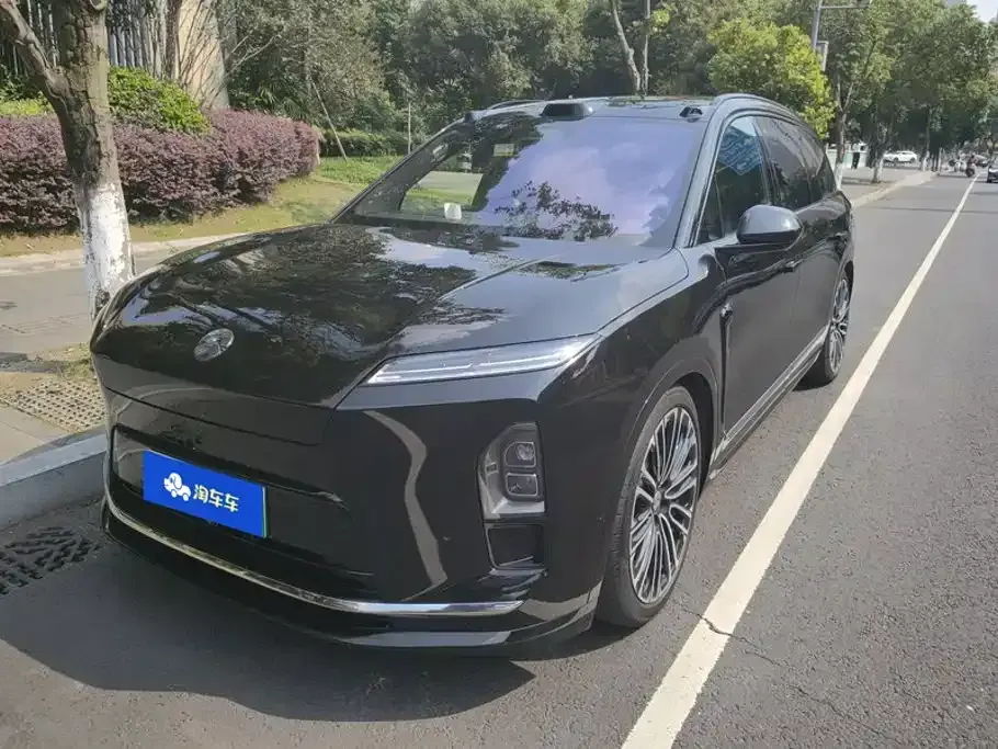 Nio ES8