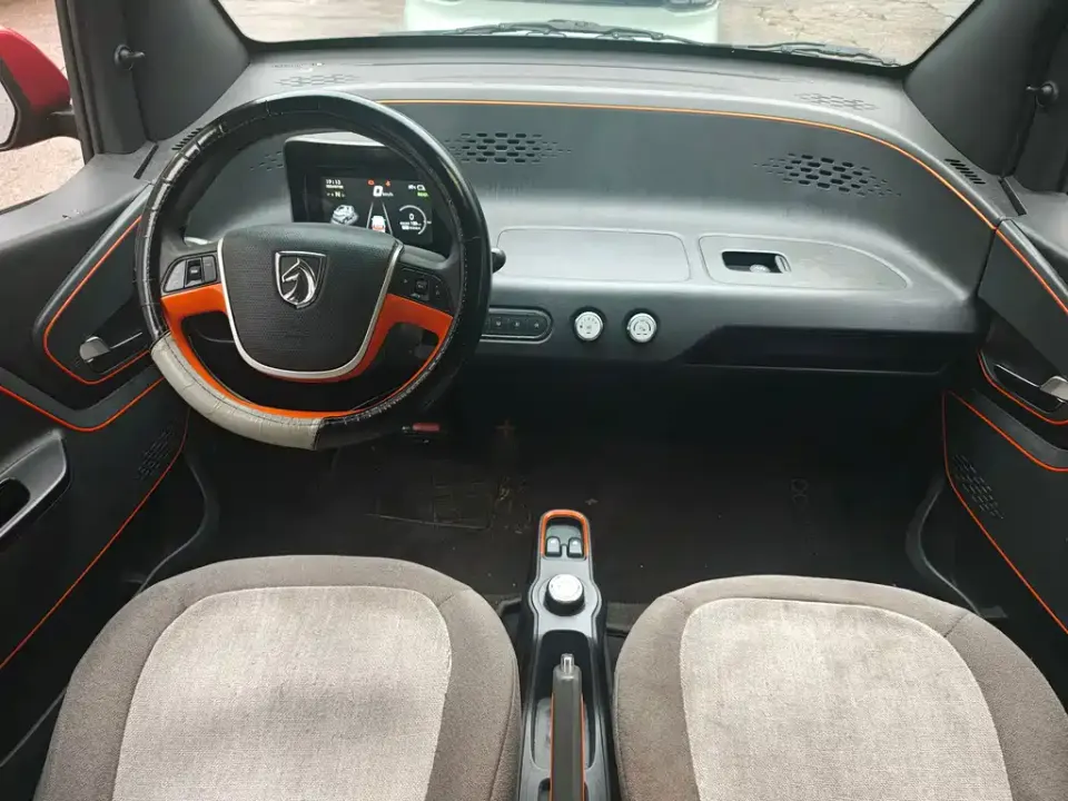 Baojun E100