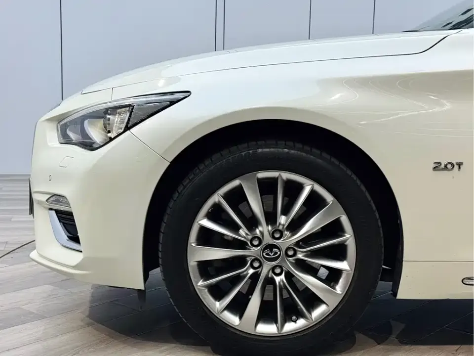 Infiniti Q50L