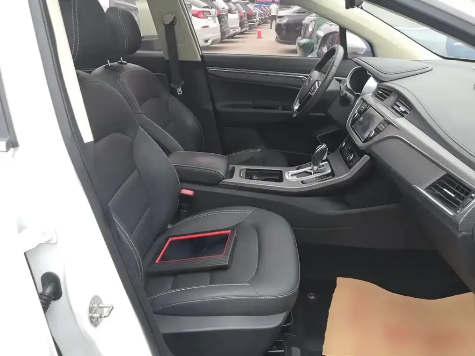 Geely Emgrand GS
