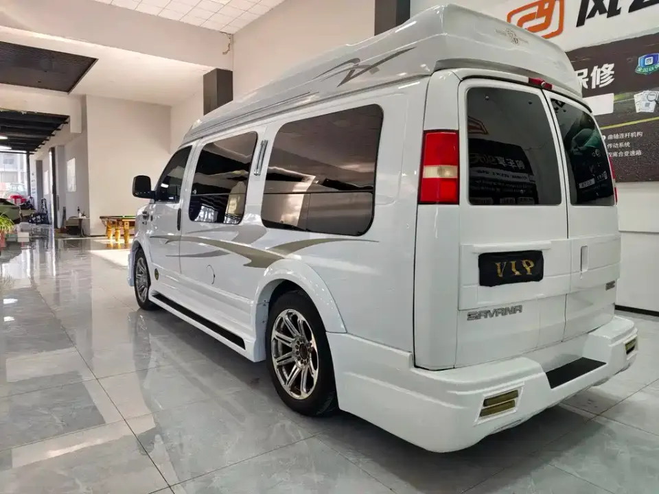 GMC Savana