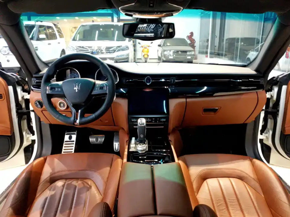 Maserati Quattroporte