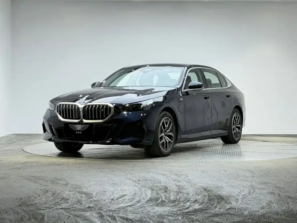 BMW i5