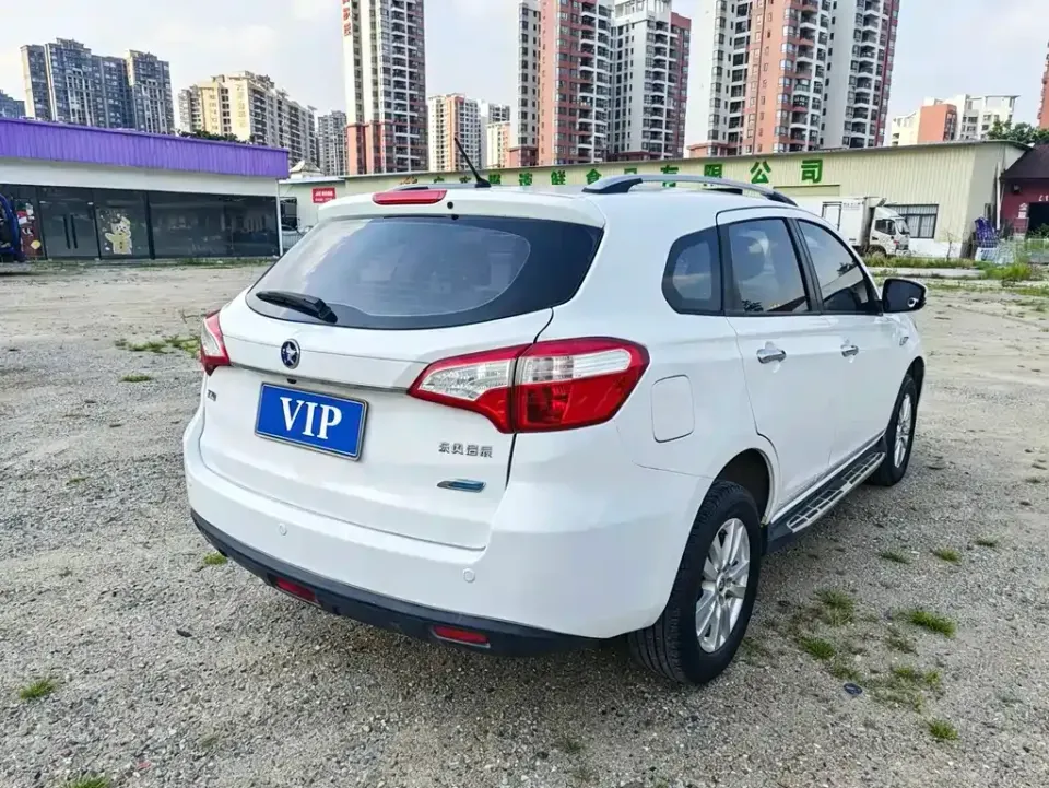 Venucia T70