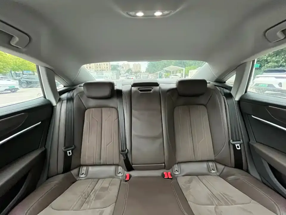 Audi A7L