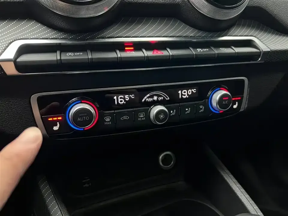 Audi Q2L