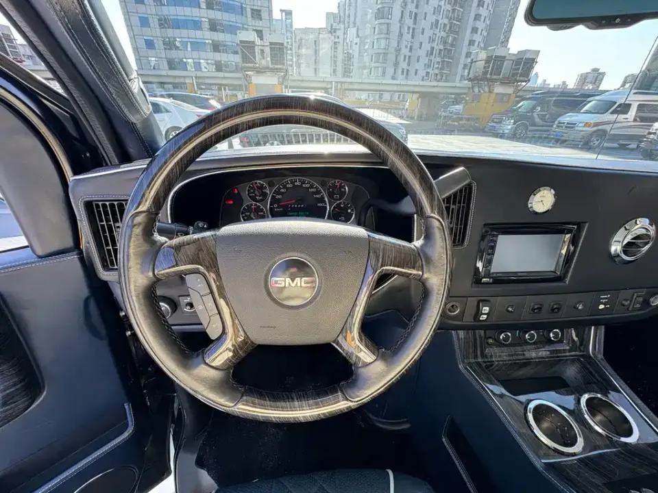 GMC Savana