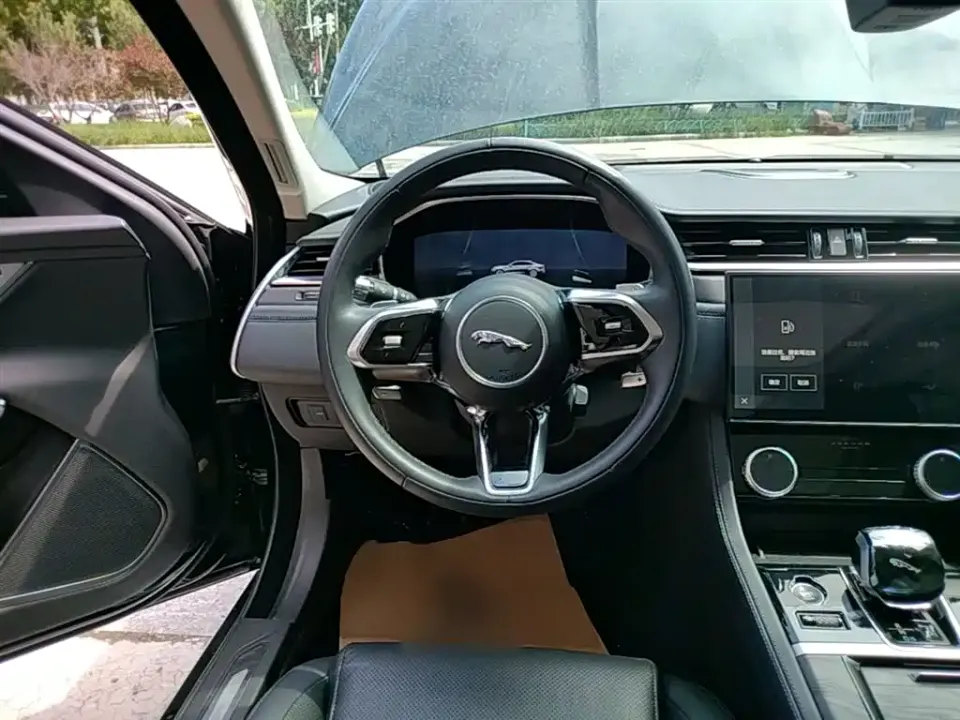 Jaguar XFL