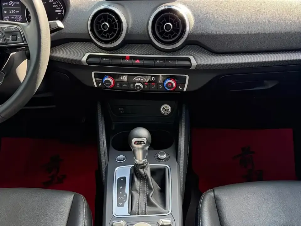 Audi Q2L