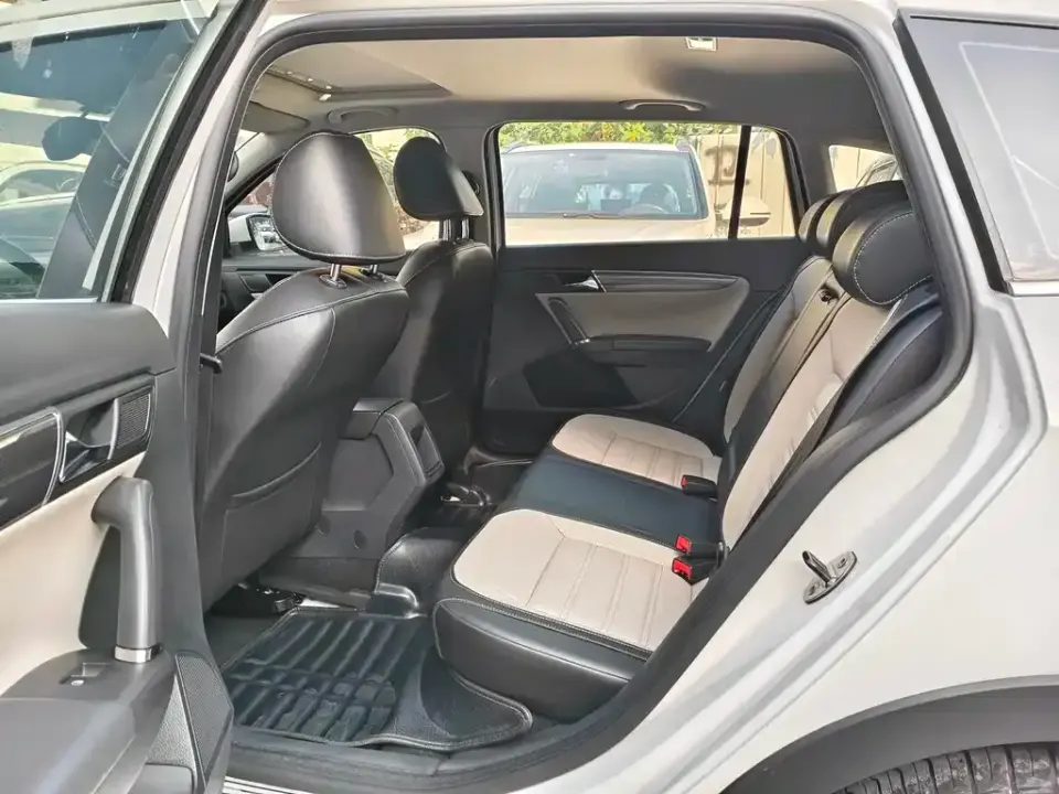 Volkswagen Cross Lavida