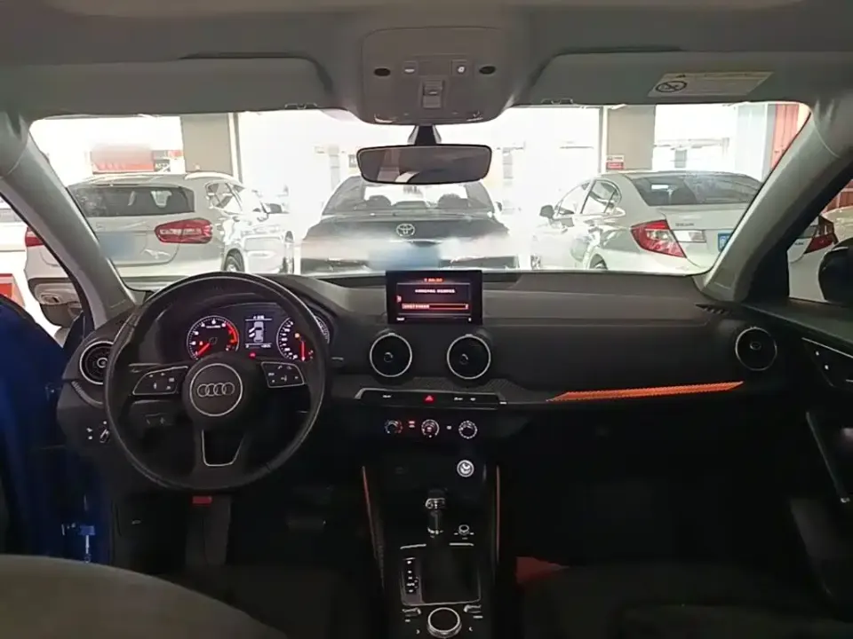 Audi Q2L