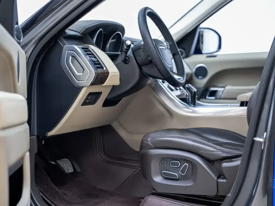 Land Rover Sport