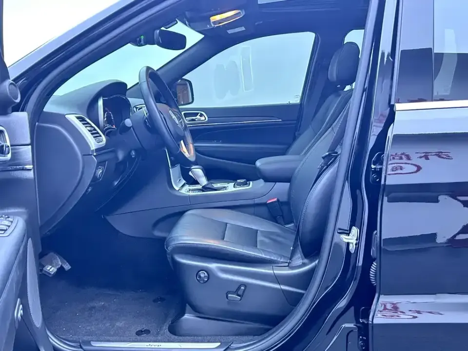 Jeep Grand Cherokee (Import)