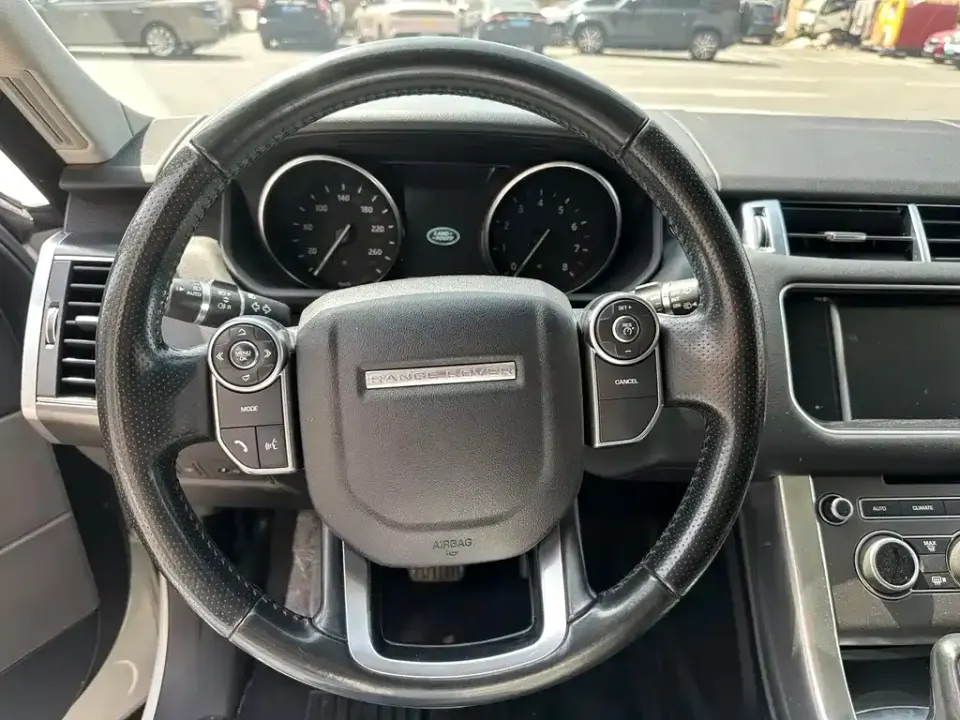 Land Rover Sport