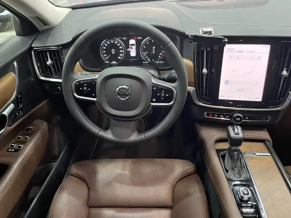 Volvo S90