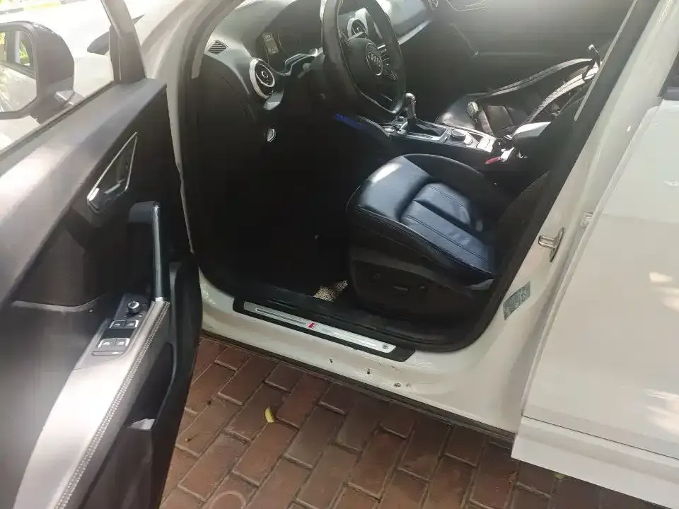 Audi Q2L