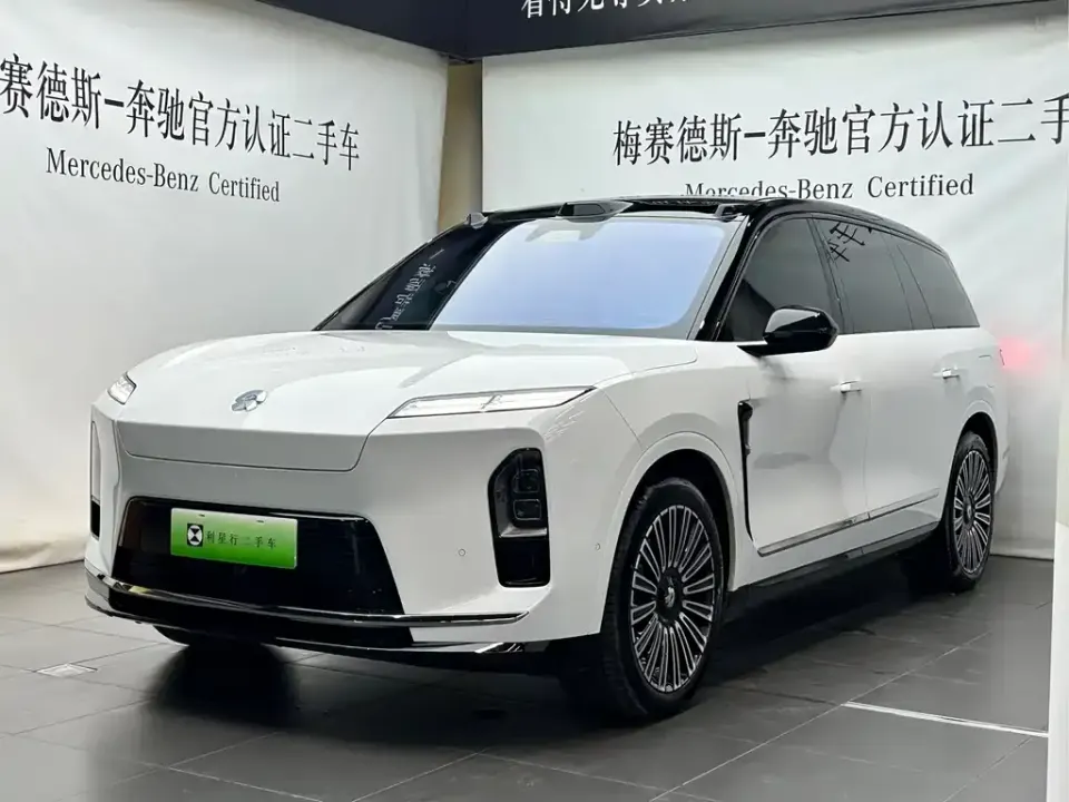 Nio ES8