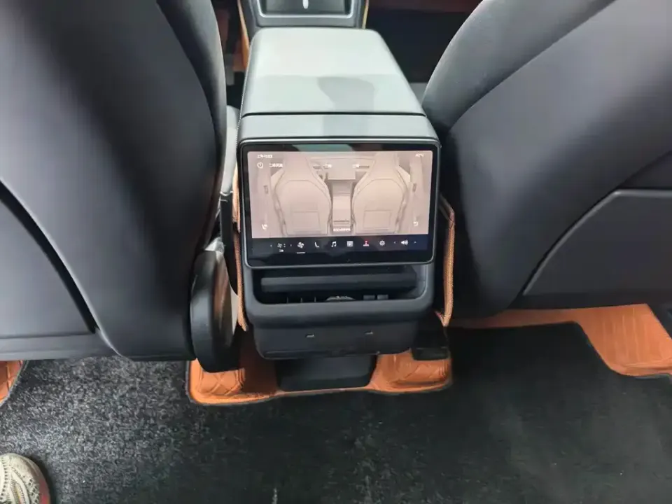 Tesla Model Y L