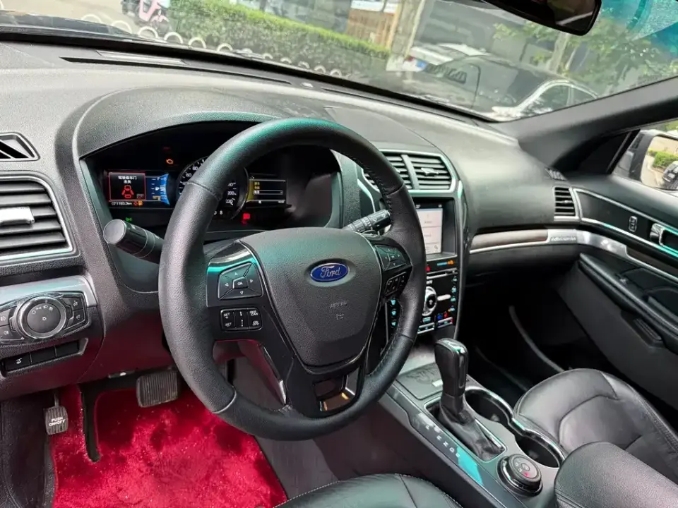 Ford Explorer (Import)