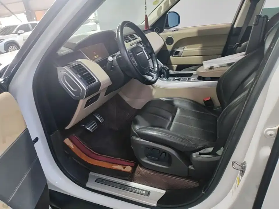 Land Rover Sport