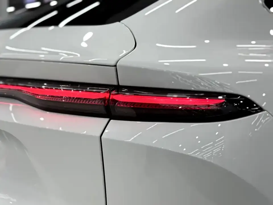 Nio EC6