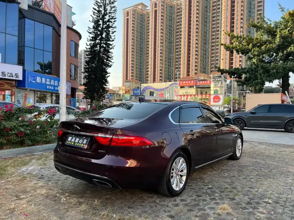 Jaguar XFL