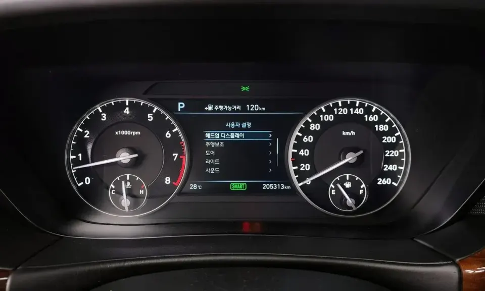 Genesis EQ900