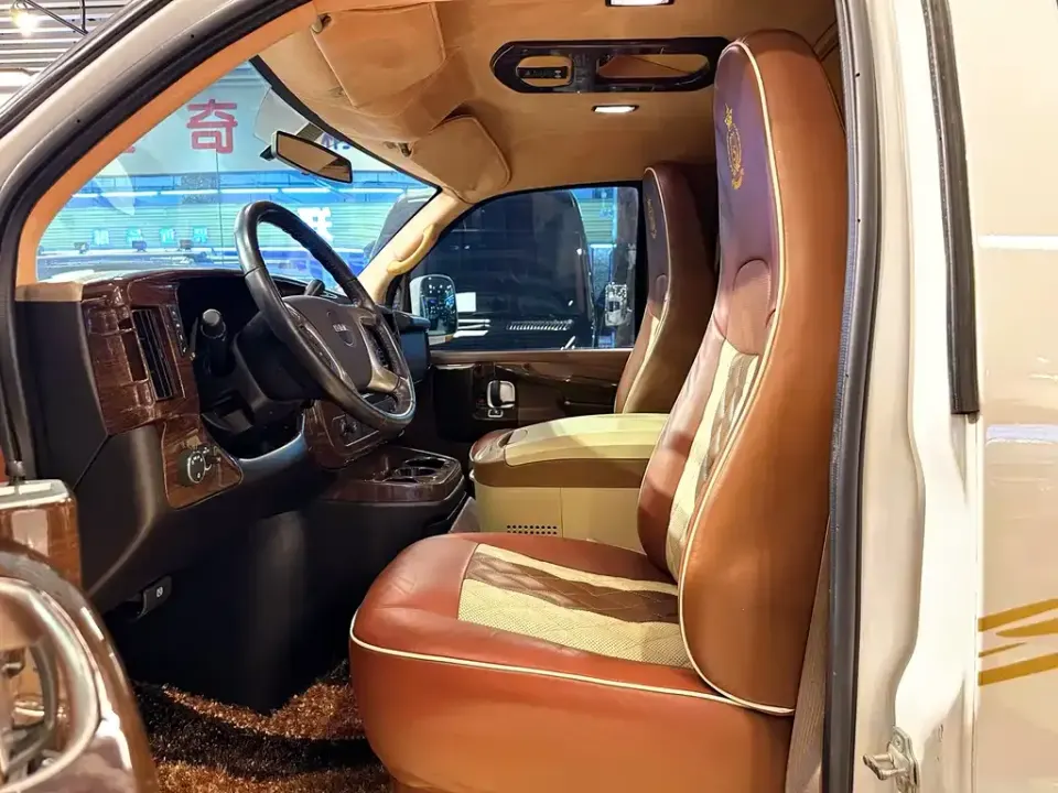 GMC Savana