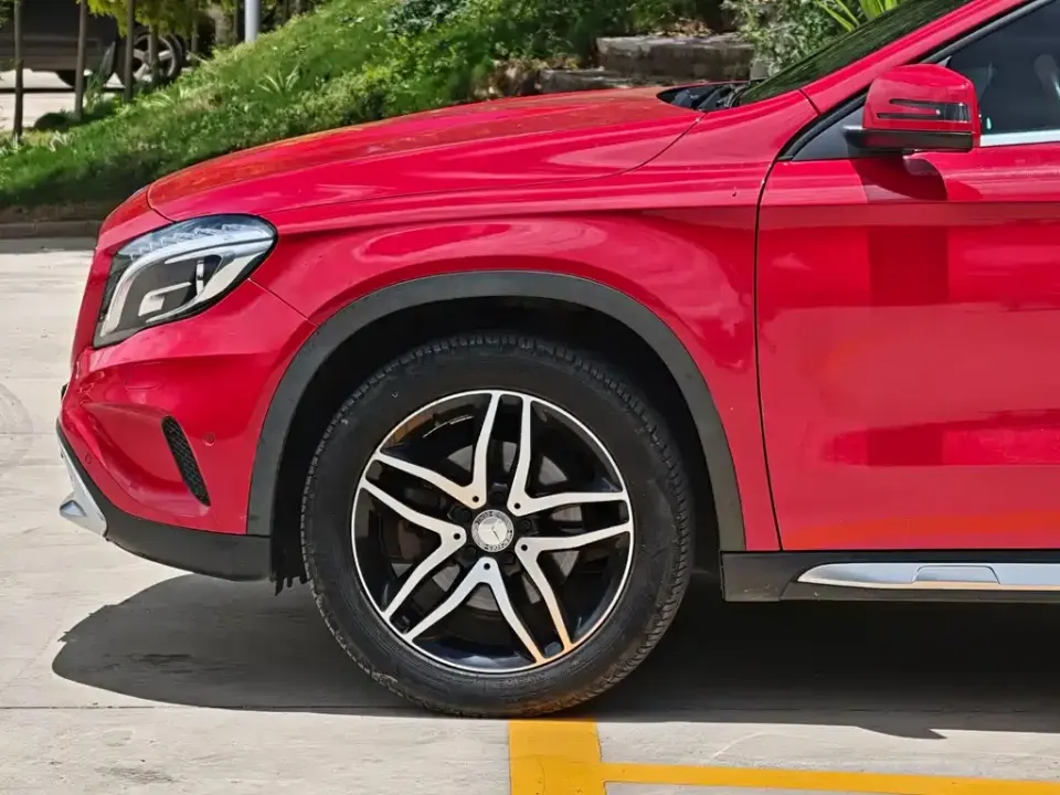 Mercedes-Benz GLA