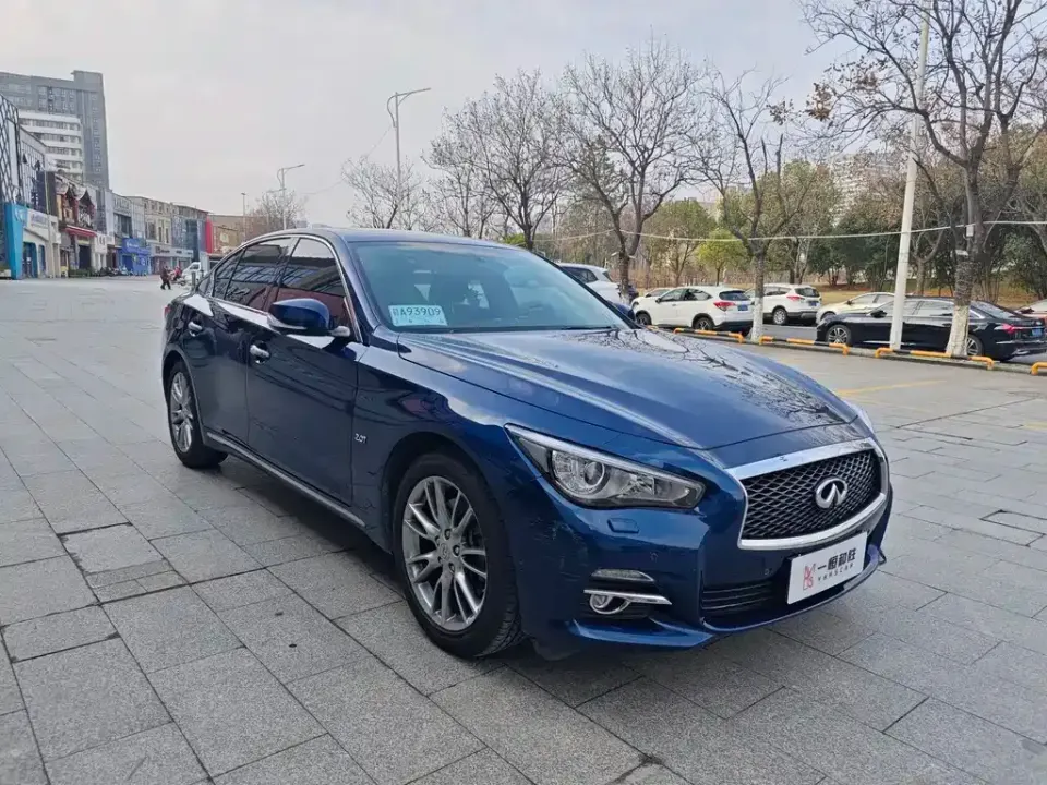 Infiniti Q50L
