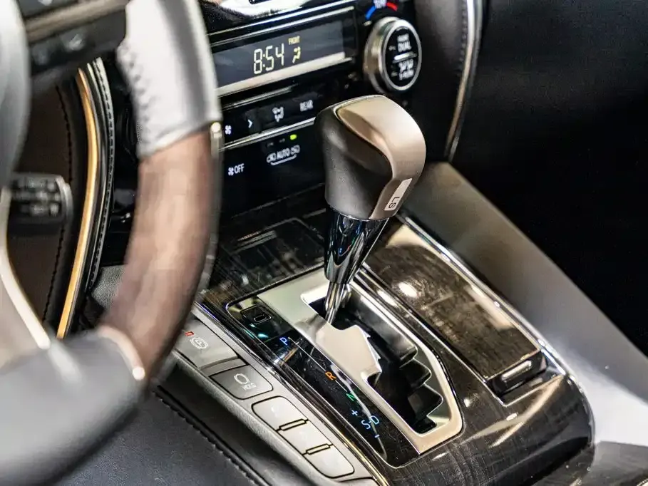 Lexus LM