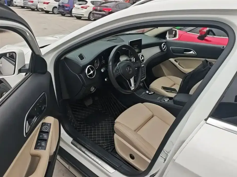Mercedes-Benz GLA