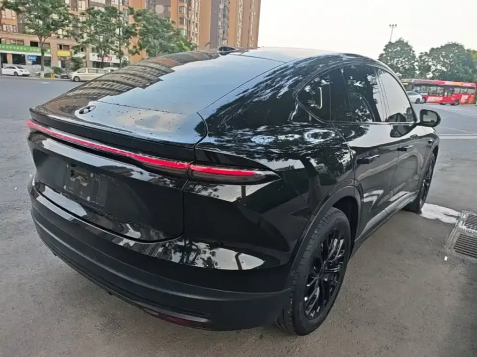 Nio EC6