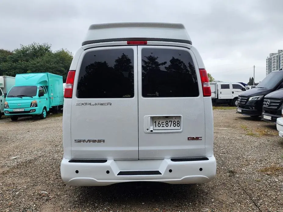 GMC Savana