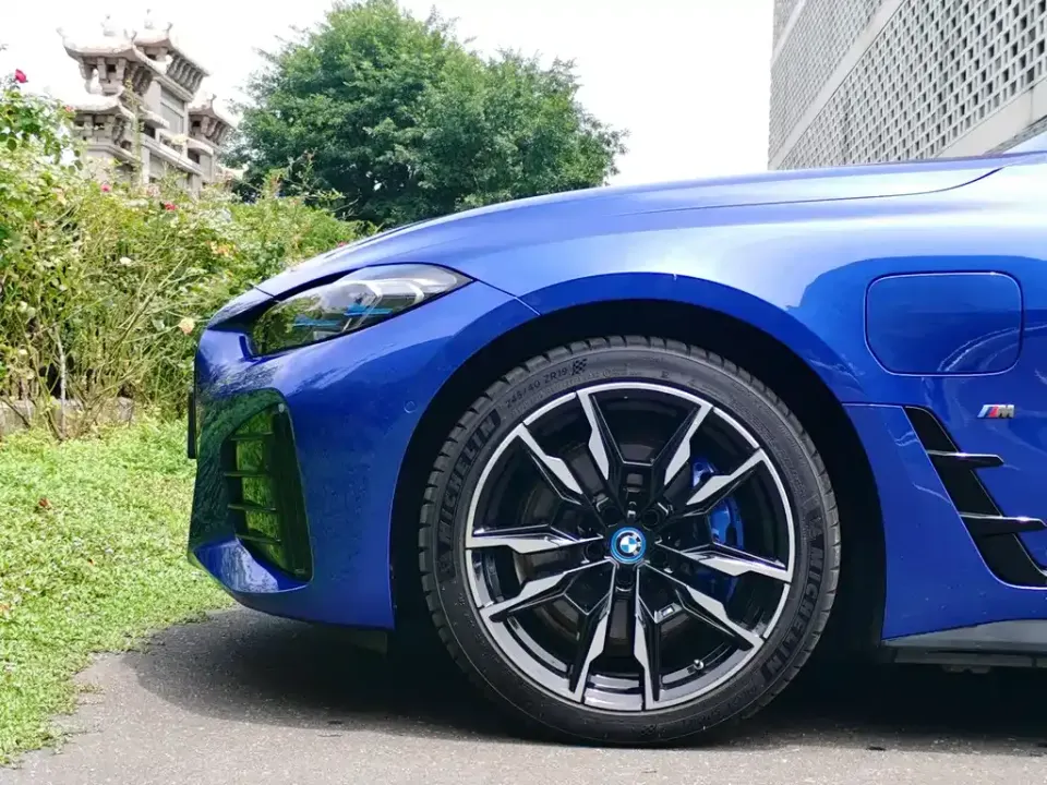 BMW i4 M