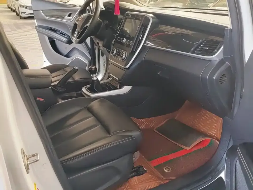 BYD MAX