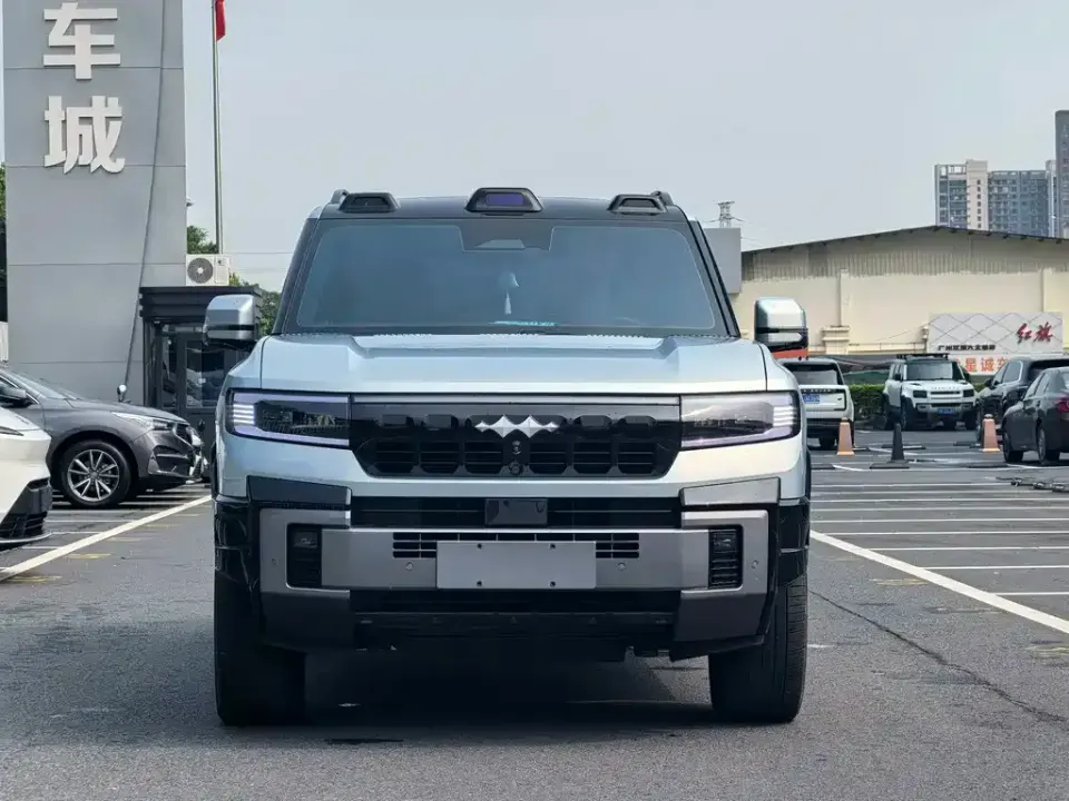 Fang Cheng Bao Leopard 8