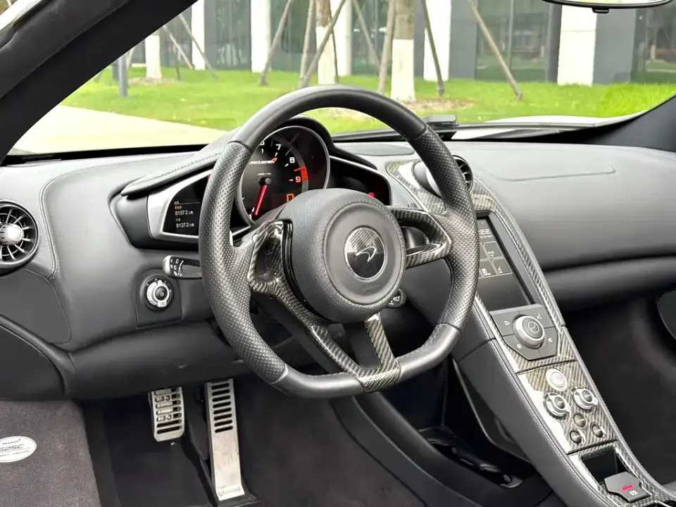 McLaren 625C