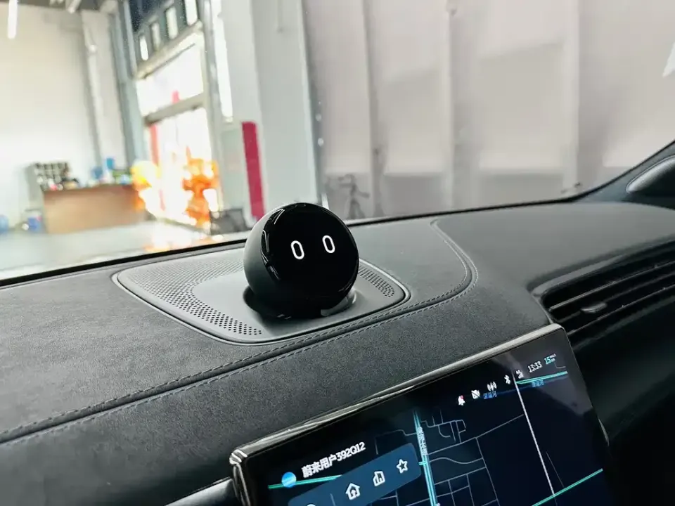 Nio EC6