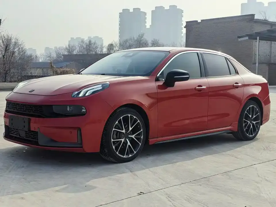 Lynk & Co 03