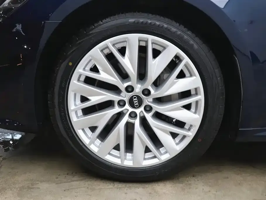 Audi A7L