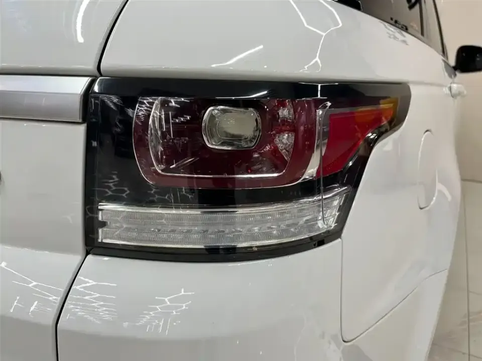 Land Rover Sport