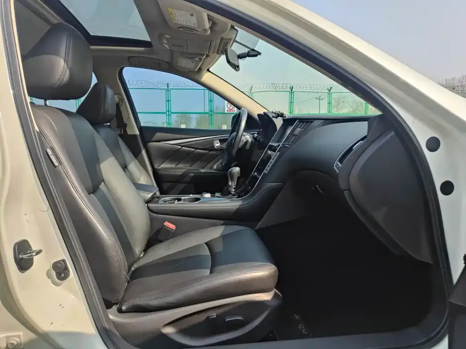 Infiniti Q50L